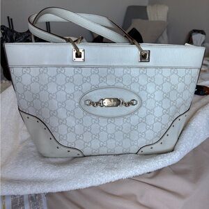 White authentic Gucci shoulder bag leather purse